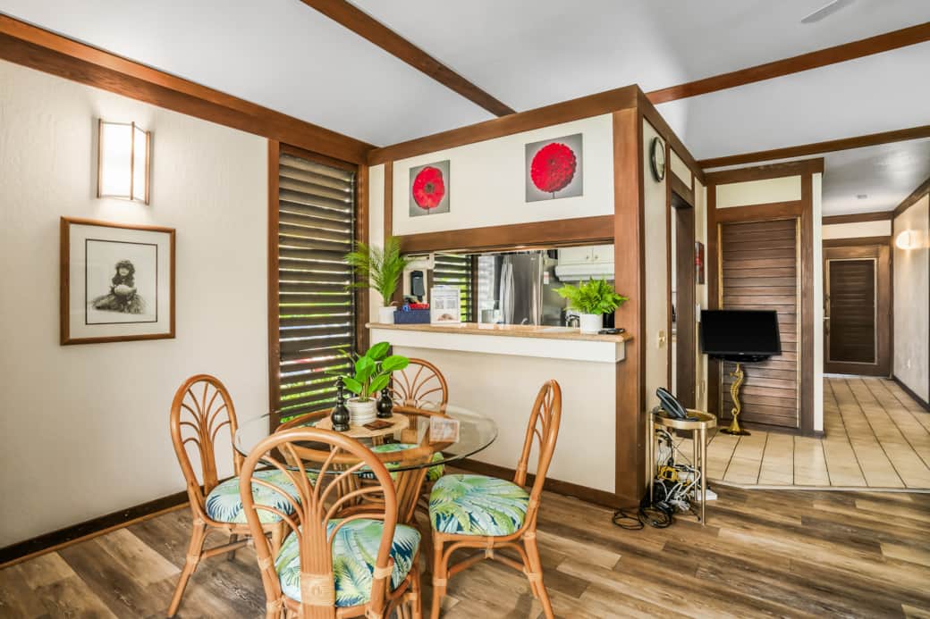 Dining-Step into this cozy retreat! Perfect blend of style and comfort, where every meal is special