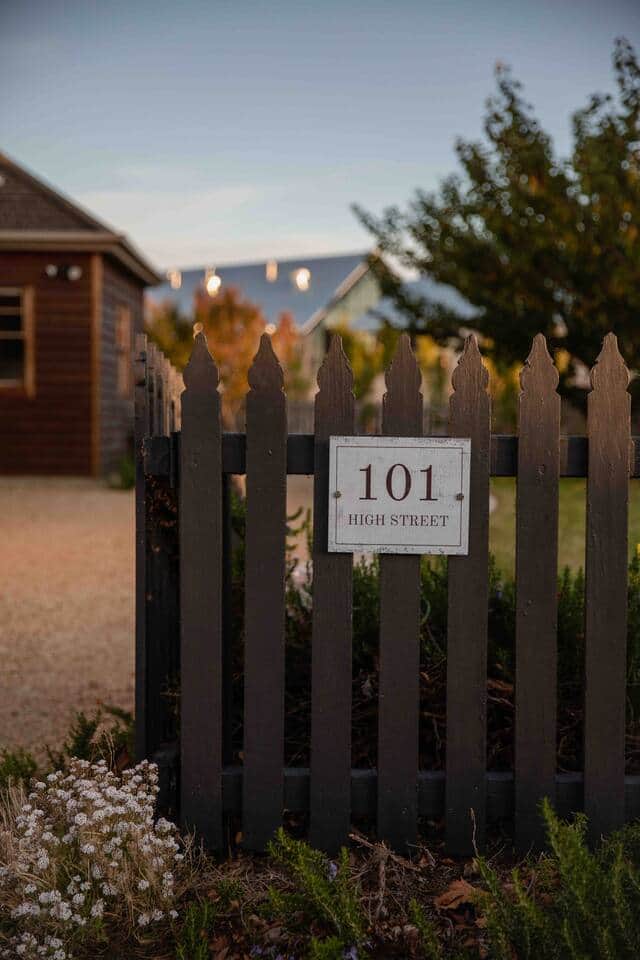 101 Oatlands driveway