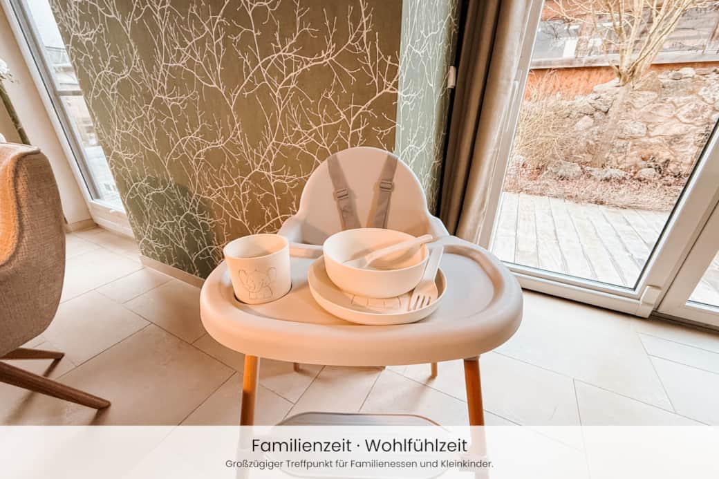 Erdgeschoss | Essbereich inkl. Hochstuhl und Baby-/Kindergeschirr