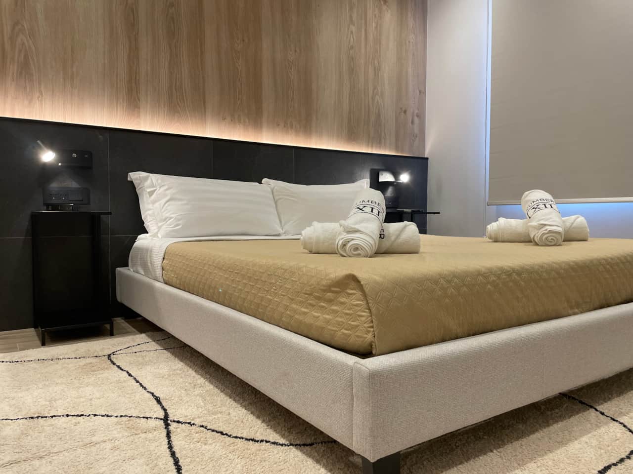Camera da letto principale con comodo letto king-size