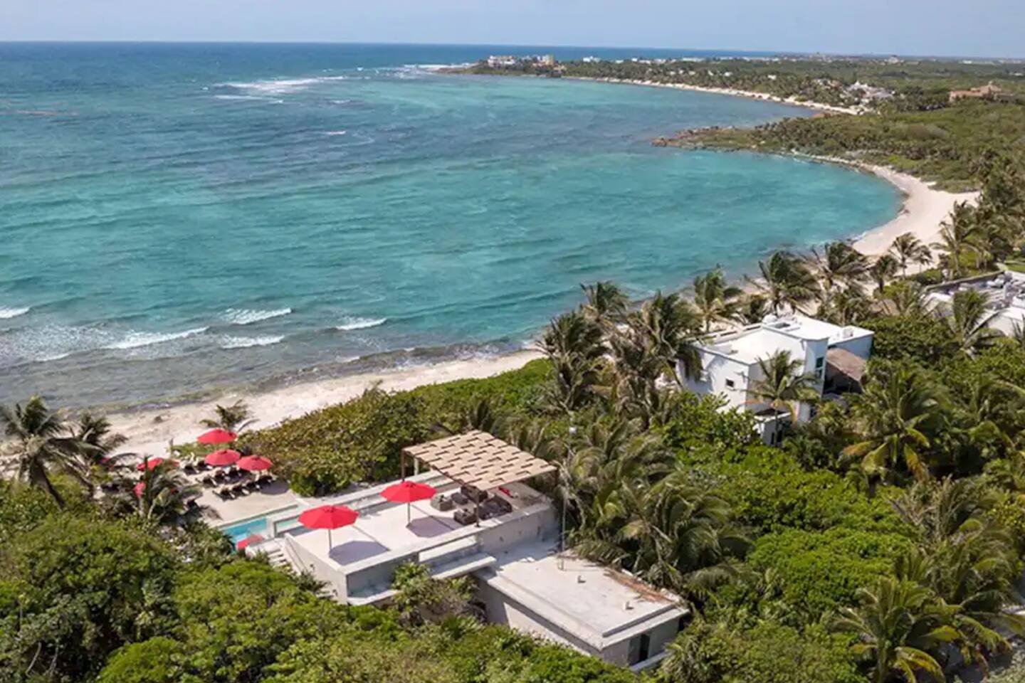 Unlimited access to Jungle Fish Beach Club, just a 5-minute drive away—enjoy exquisite dishes and drinks right by the ocean.