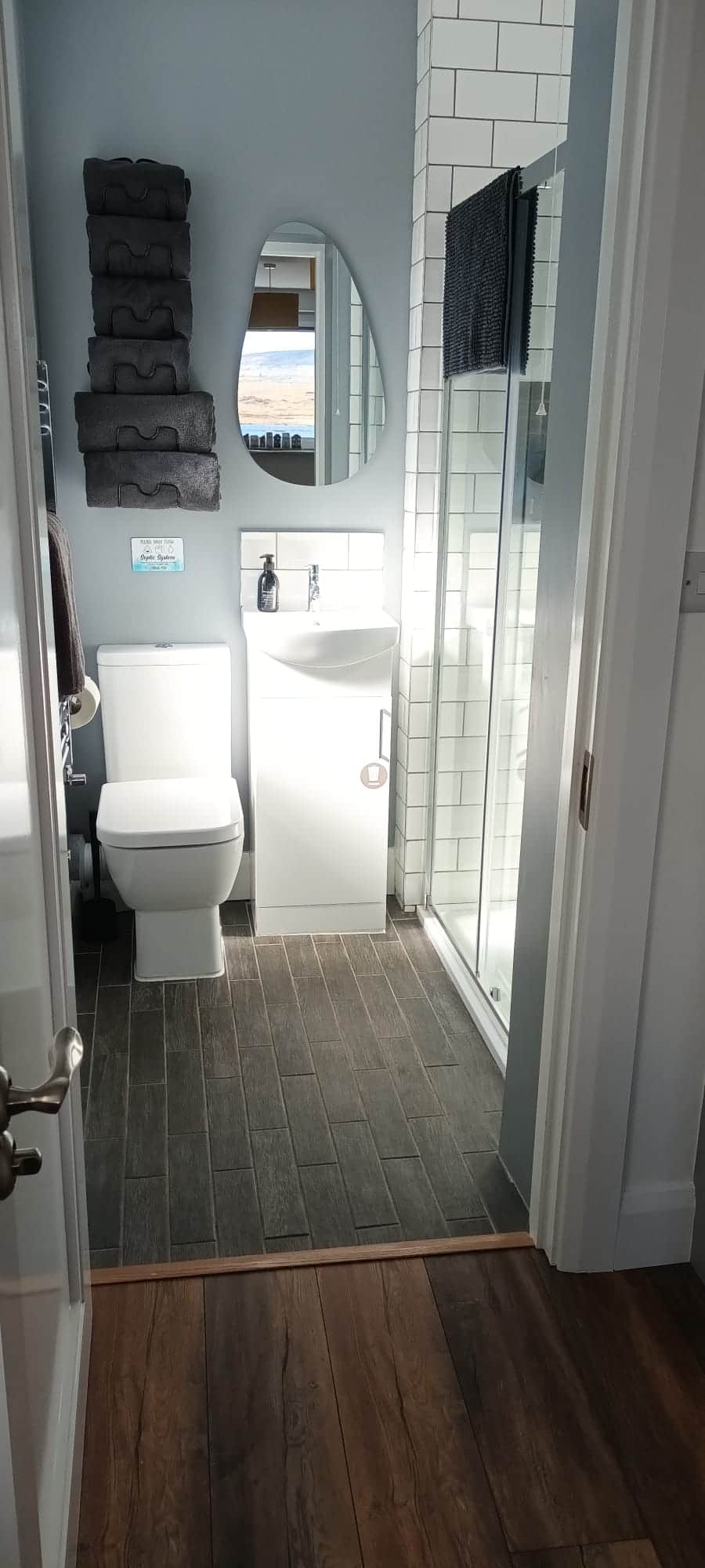 Connemara Lake View Bathroom