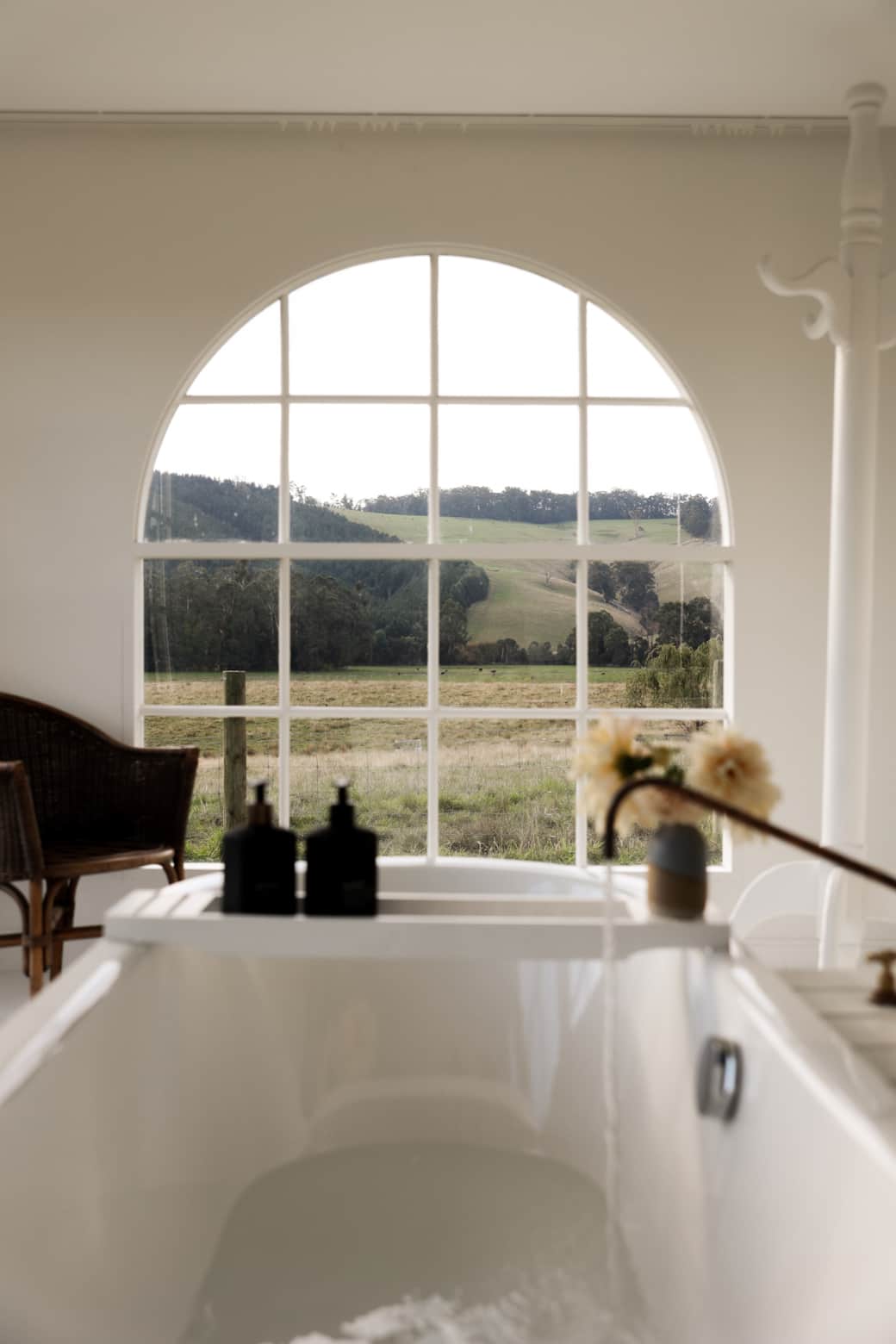 Dufflebird Farm bathhouse single soaking bath, Berrys Creek VIC, rainwater collected on site Dufflebird Farm bathhouse single soaking bath, Berrys Creek VIC, rainwater collected on site