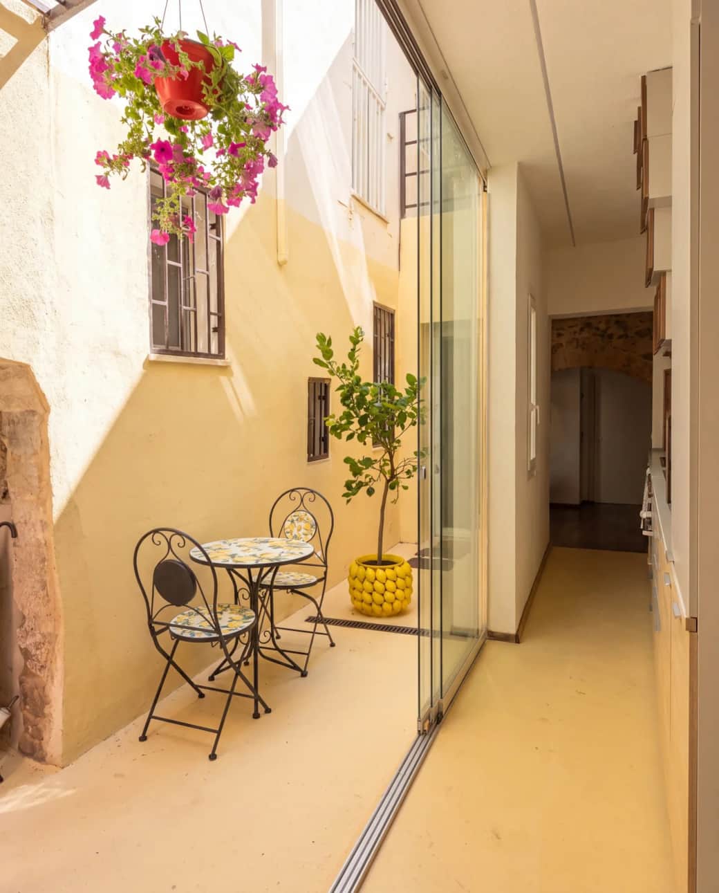 inner courtyard with natural light in Ortigia inner courtyard with natural light in Ortigia