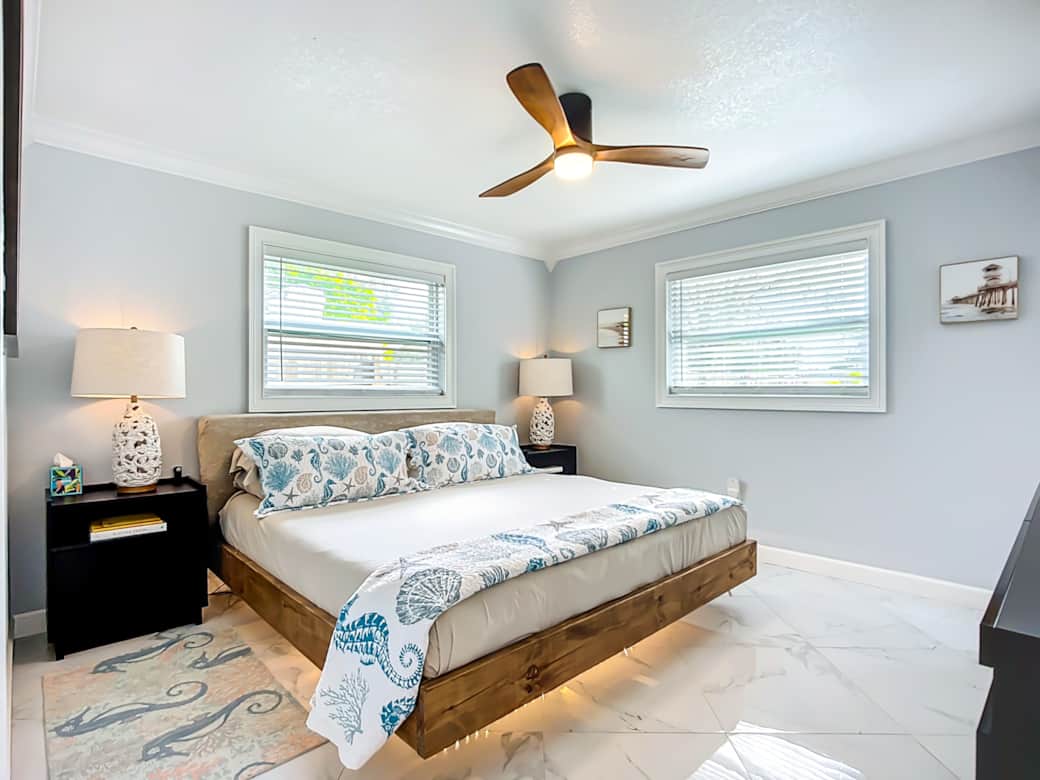 Main Bedroom Floating King Bed Main Bedroom Floating King Bed