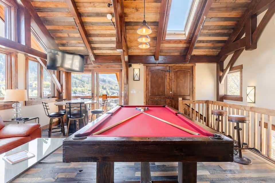 Top Floor Game Room w/ TV + Views