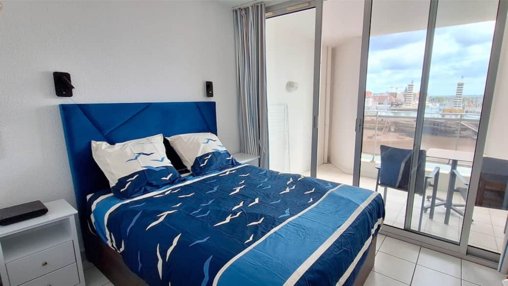 La chambre parentale et sa terrasse.