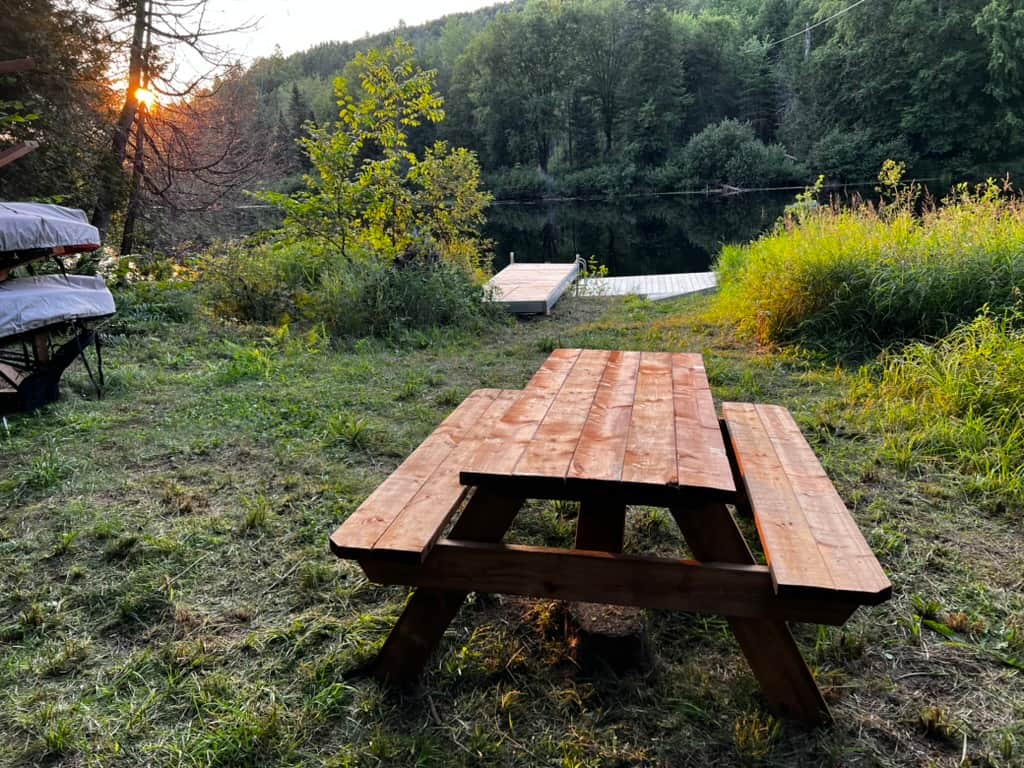 Picnic table
