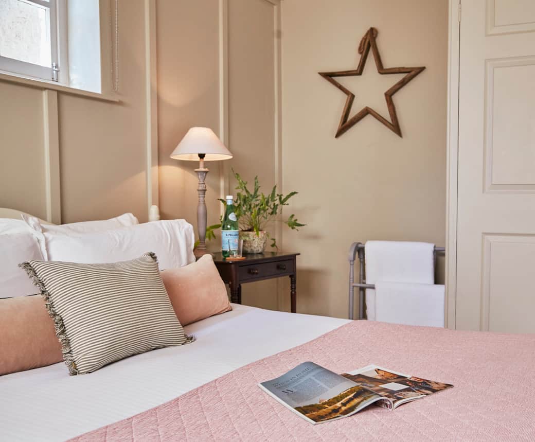 EM667 Bedroom1 3295 EM667 Bedroom1 3295