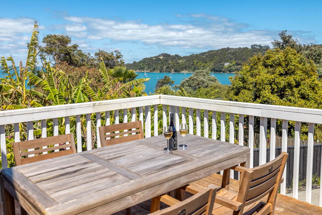 FRONT DECK