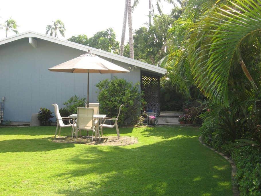 Tropical Breeze- Outside Dining Area