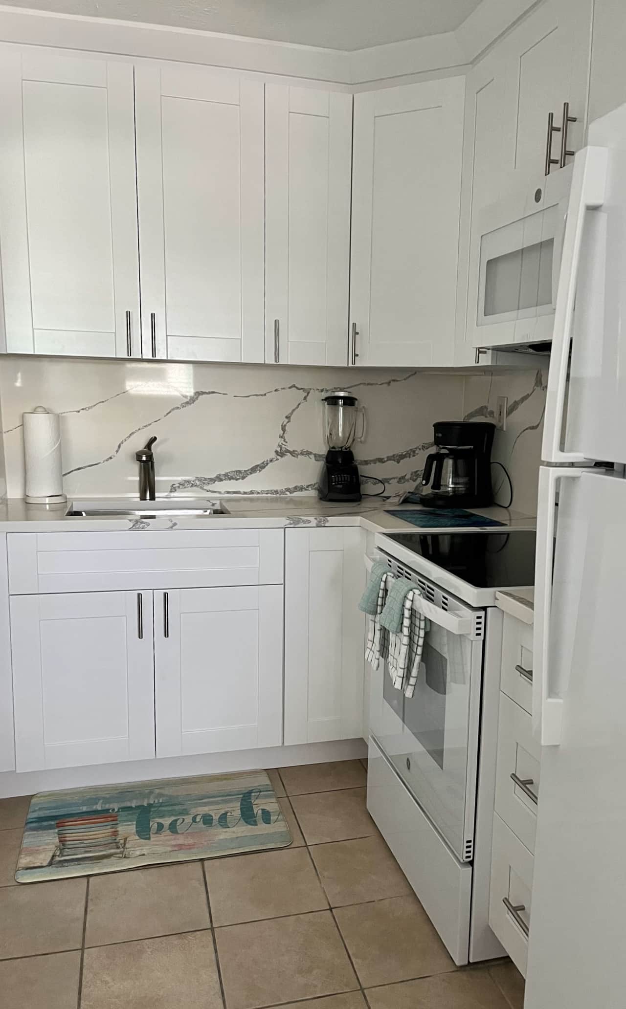 New Fully Equipped Kitchen