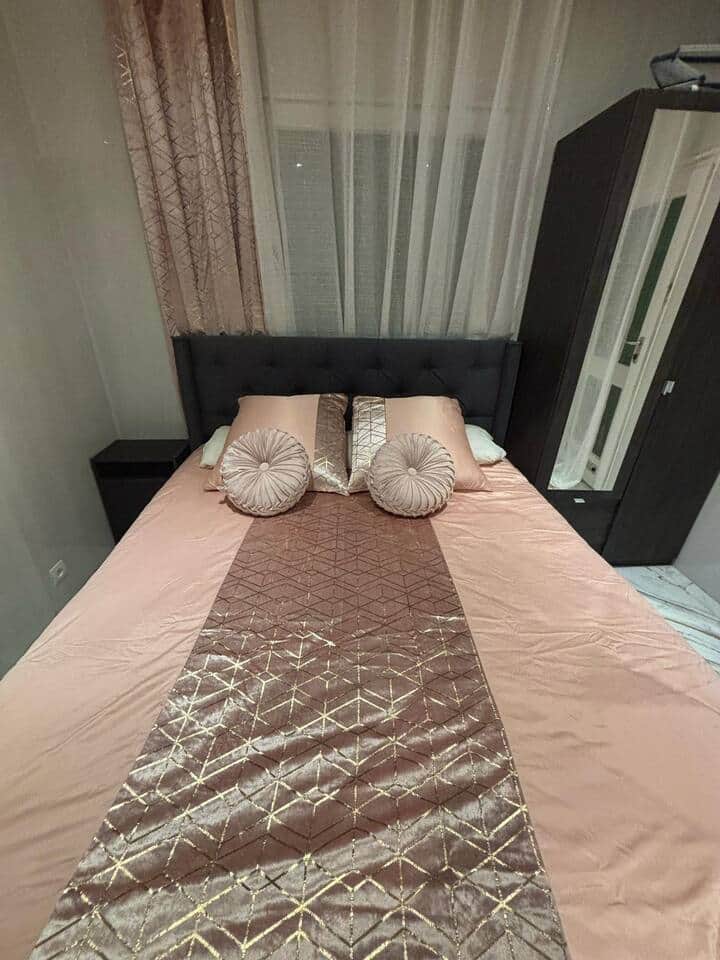 chambre avec lit 2 places 160
