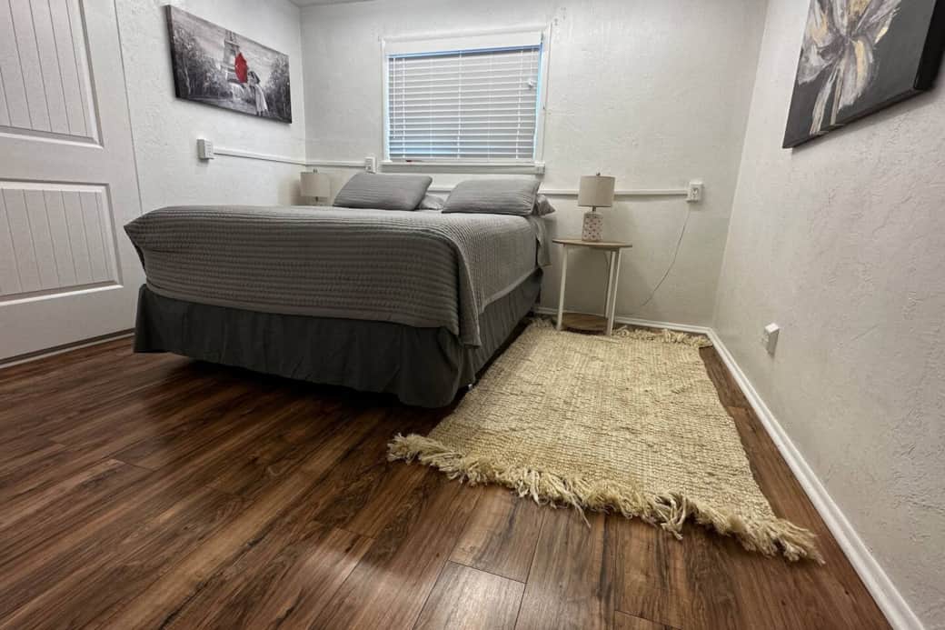 Another photo of the second bedroom 
