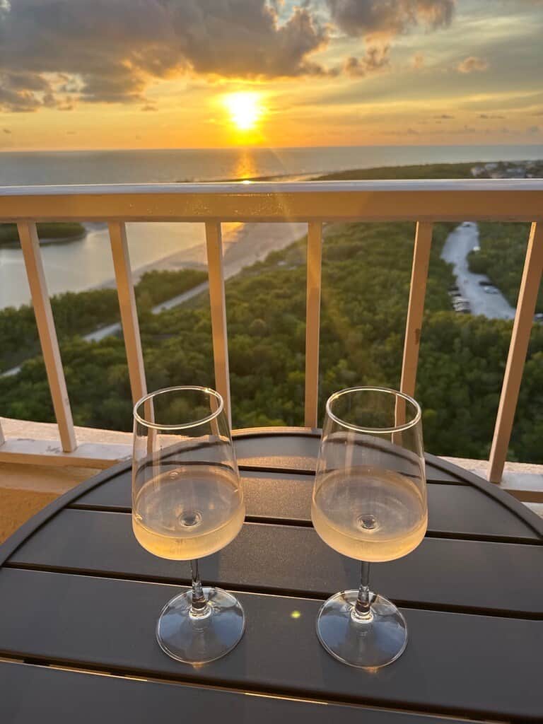 Your front row seat to Golden-hour views from your 19th-floor penthouse overlooking Tigertail Beach and the Gulf.