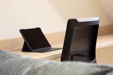 Dedicated workspace which can fit up to 3 laptops/ipads comfortably 