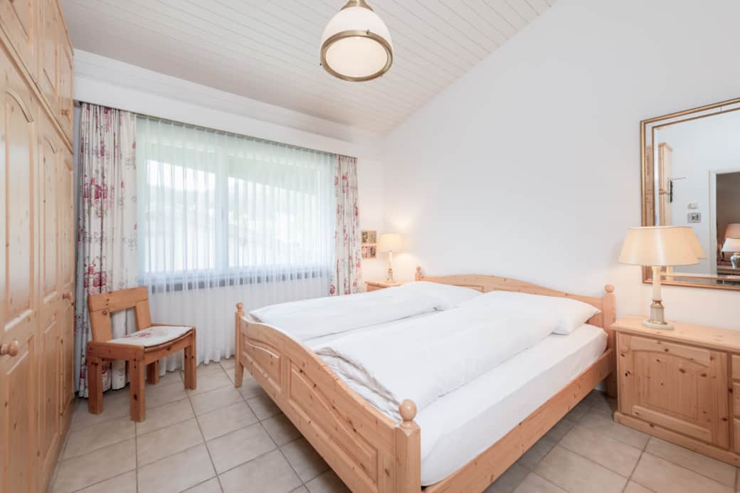 Schlafzimmer mit Doppelbett Schlafzimmer mit Doppelbett