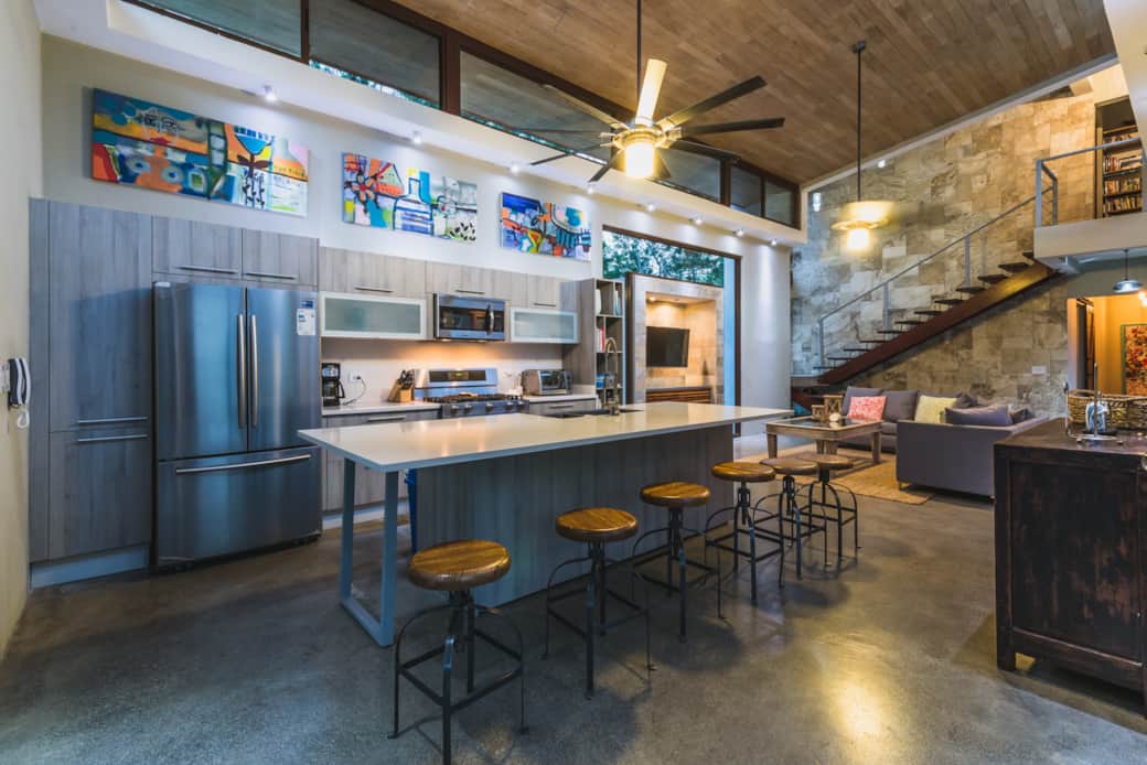 Open concept kitchen, perfect for entertaining
