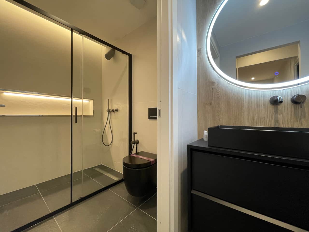 Bathroom - High-end fixtures