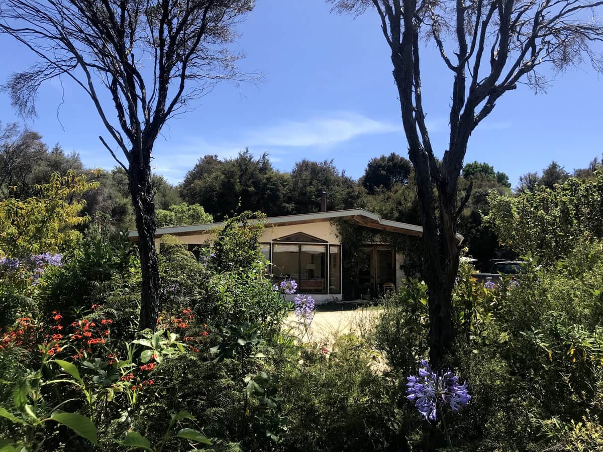 Main communal building - with double ensuite bedroom, large kitchen and breakfast bar, dining area and ample space for group activities from Yoga, meditation, workshops, games or watching tv.