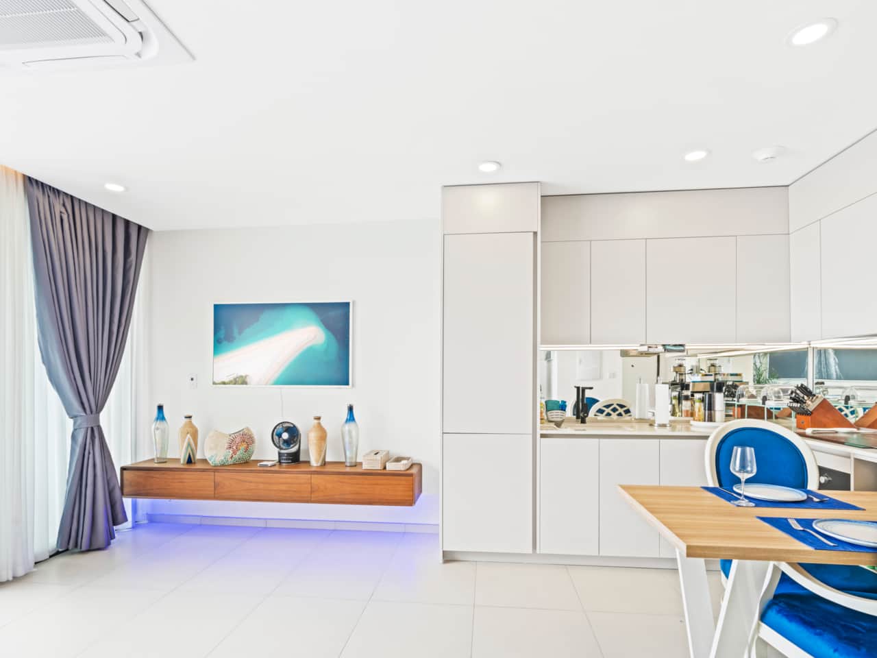 Livingroom + kitchen 