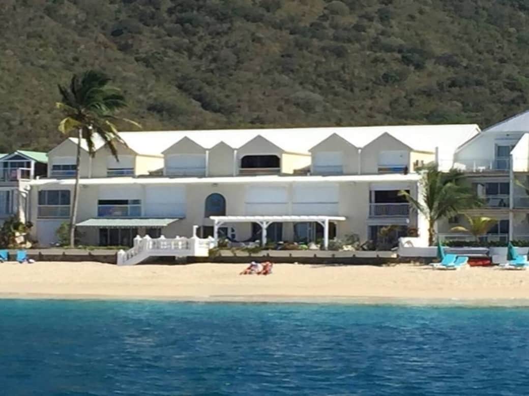 Front of the residence from the beach Ti Dream