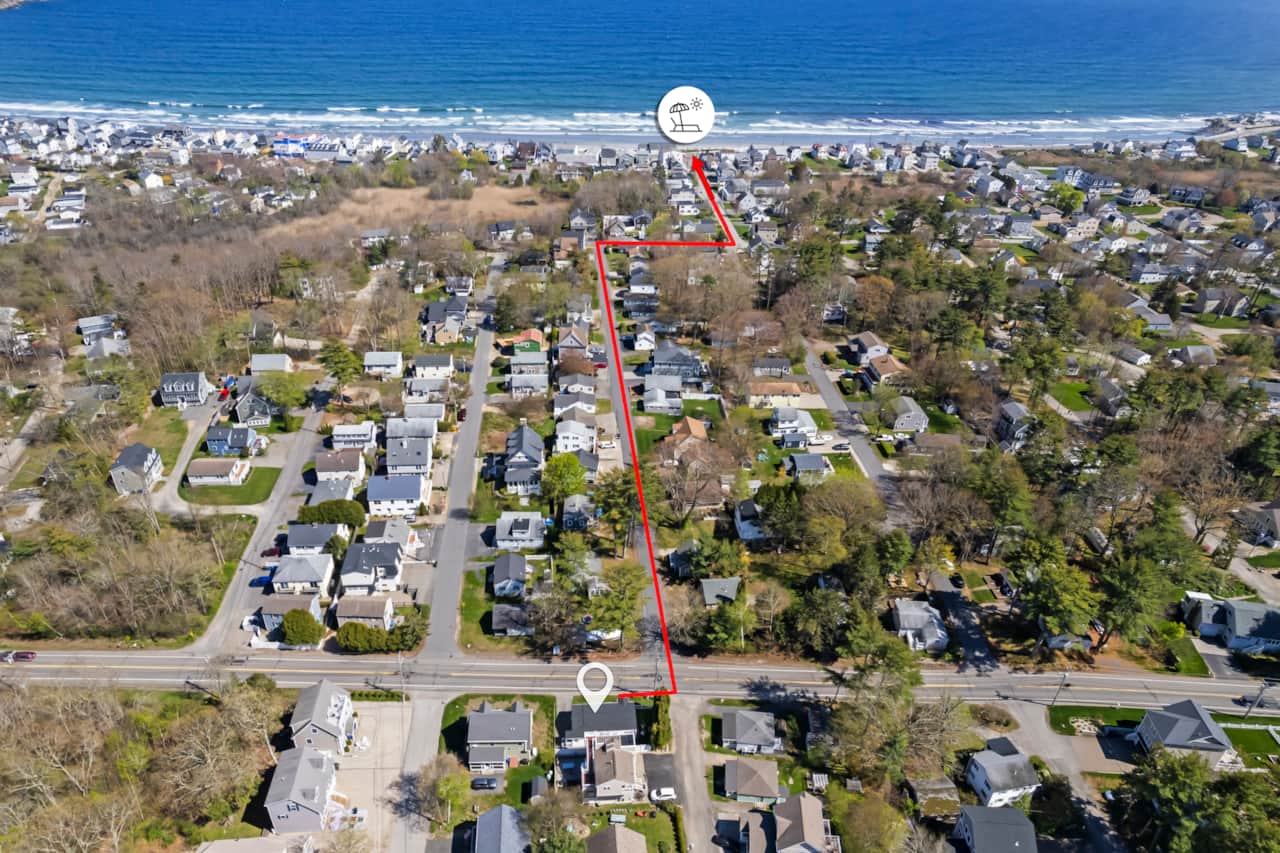 Just a ten minute walk to Long Sands Beach!