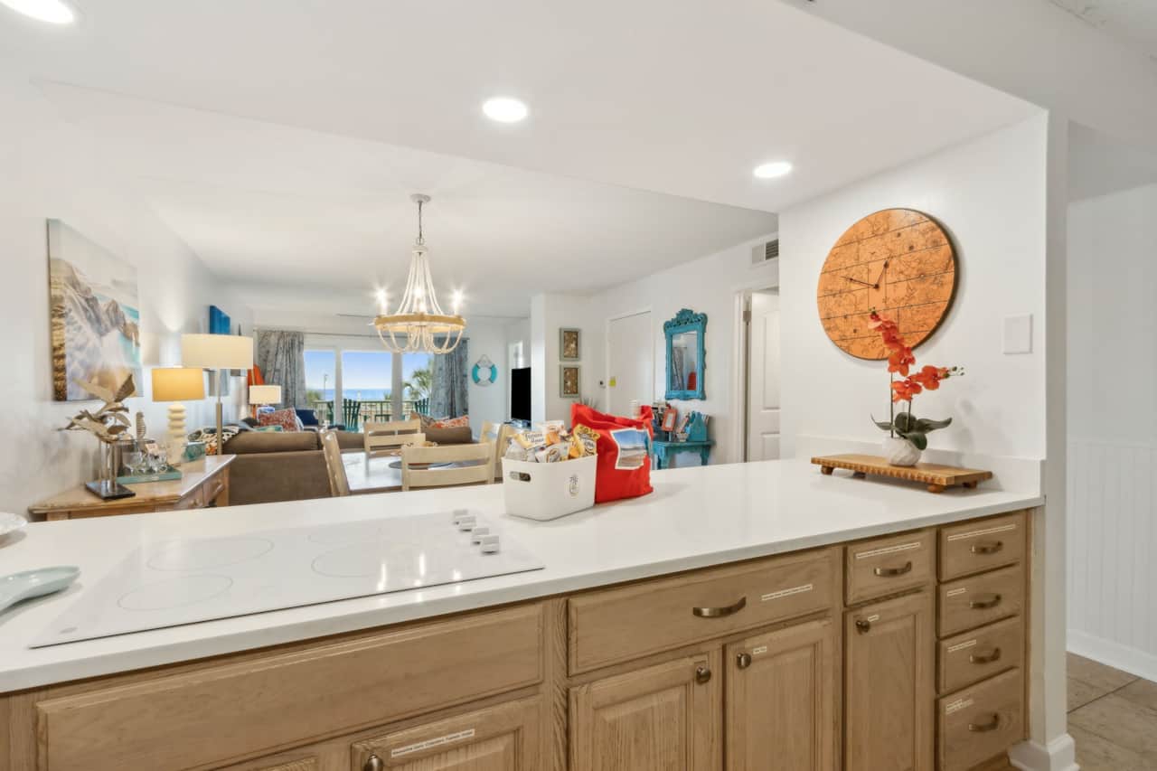 104 Amelia by the Sea Full Kitchen and Breakfast Bar 1