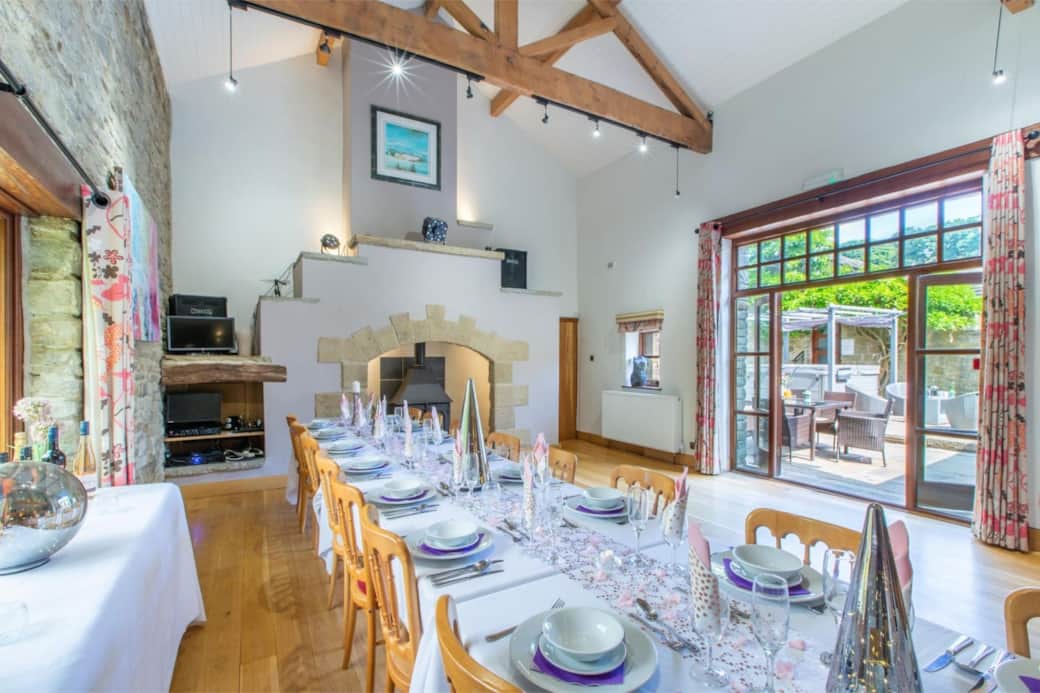 Huge Dining Hall / Party Room - This huge space transforms into YOUR ultimate celebration zone & allows for banquet-style feasts for up to 30.  Guests can decorate to suit their theme.  The sound system is ready for your playlist, or karaoke