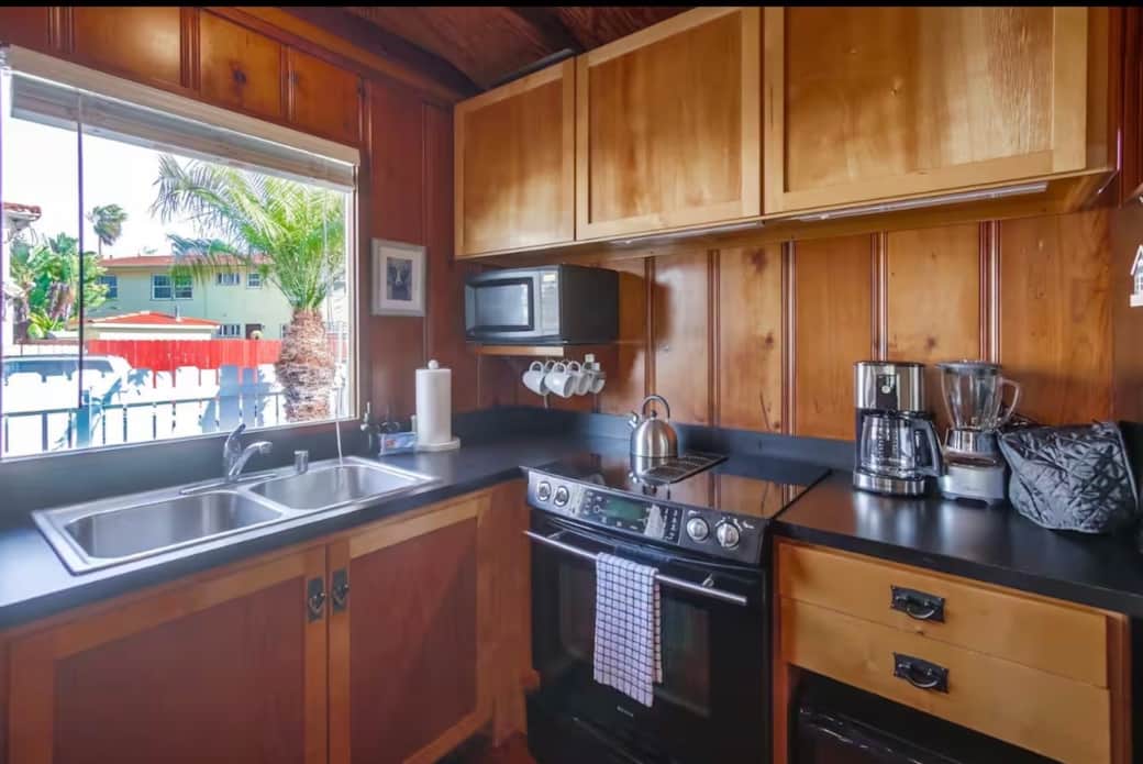 Kitchen (2)