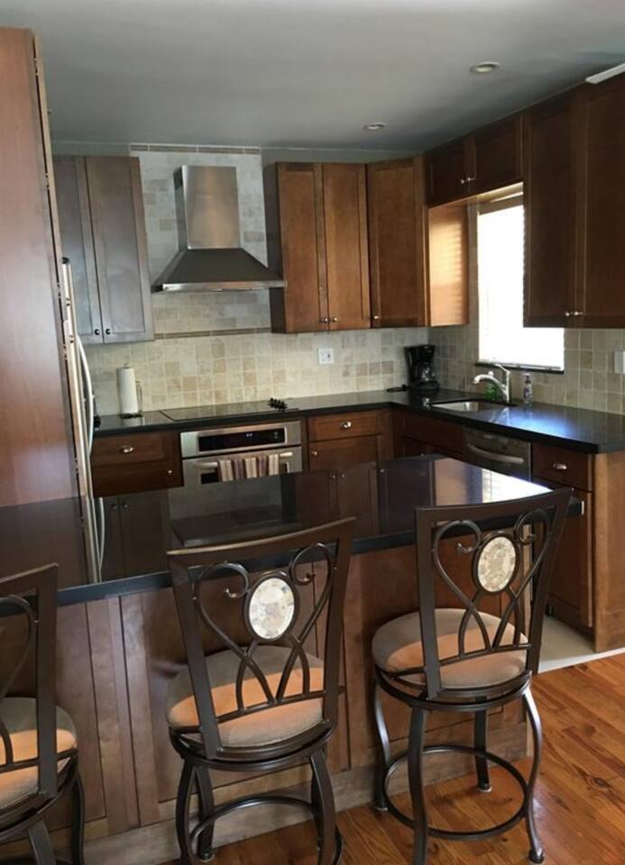 3 Bedroom-Steps Away from Beach! photo 11
