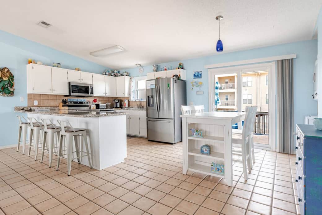 Full Kitchen 