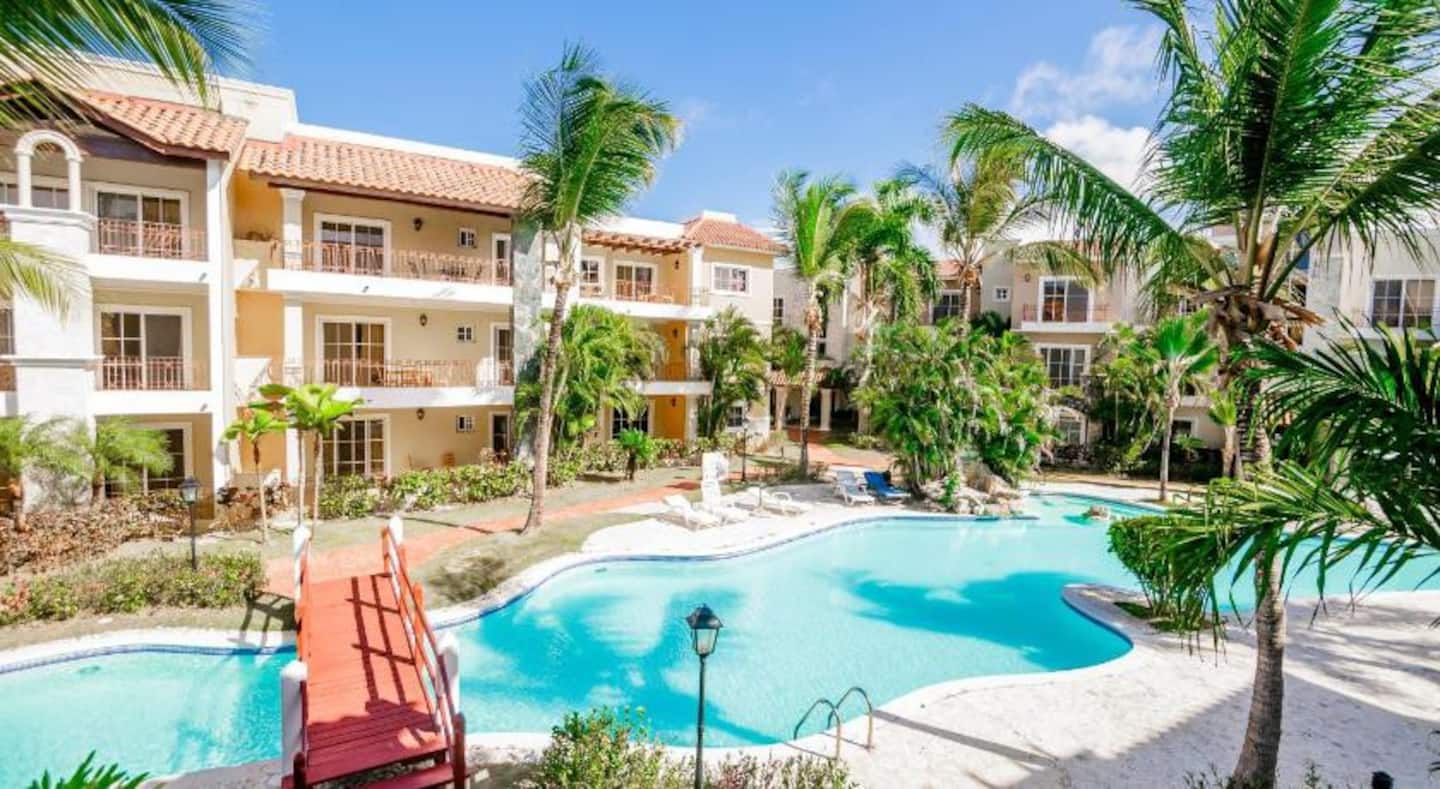 Spacious apartment - large pool - private beach photo 4