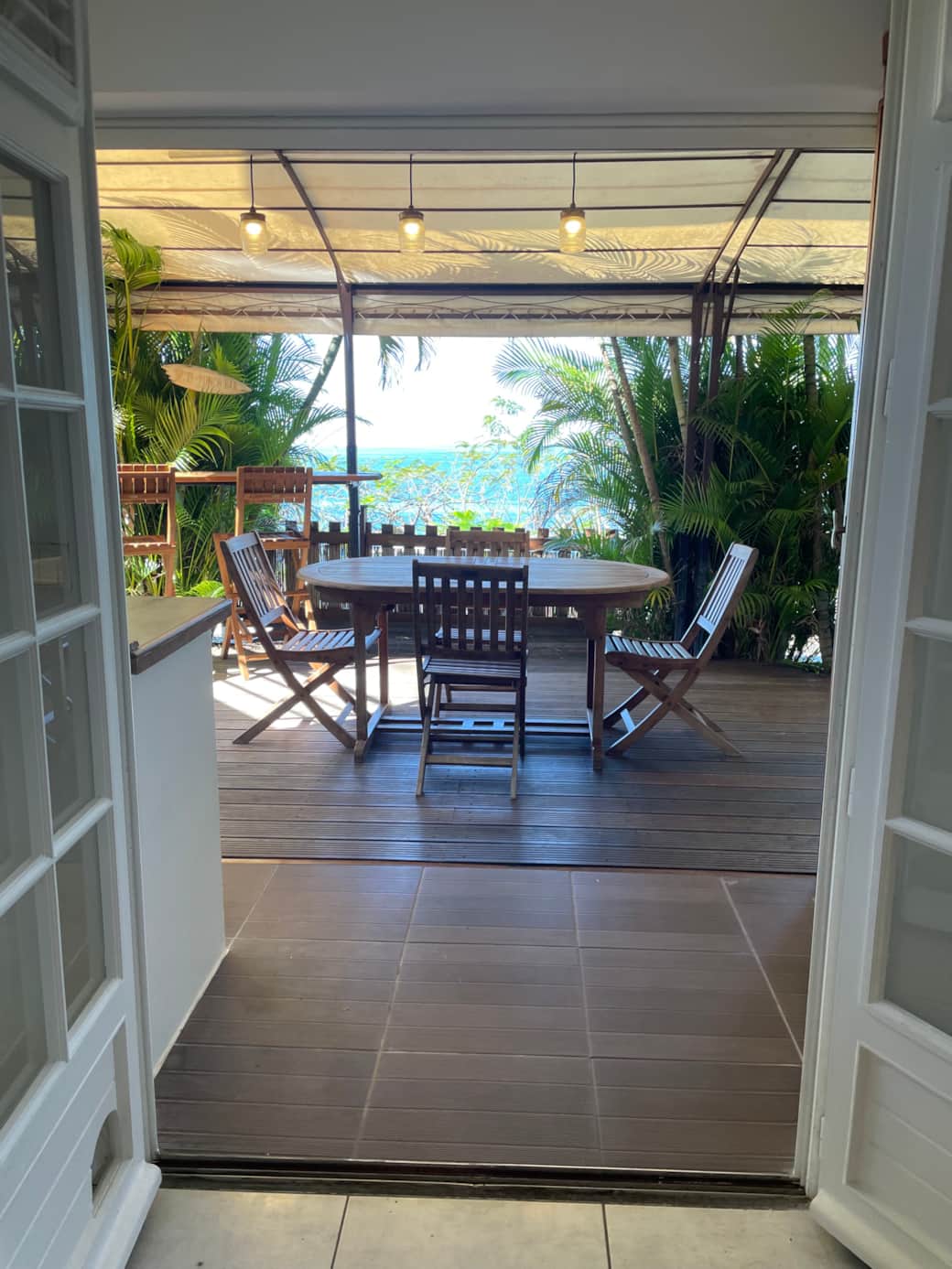 Vue terrasse depuis cuisine