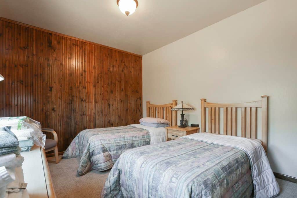 3rd Bedroom with two single beds
