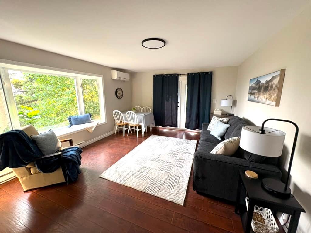 Mountainside Retreat Centre Sunnybrae Shuswap BC - The Cottage 6