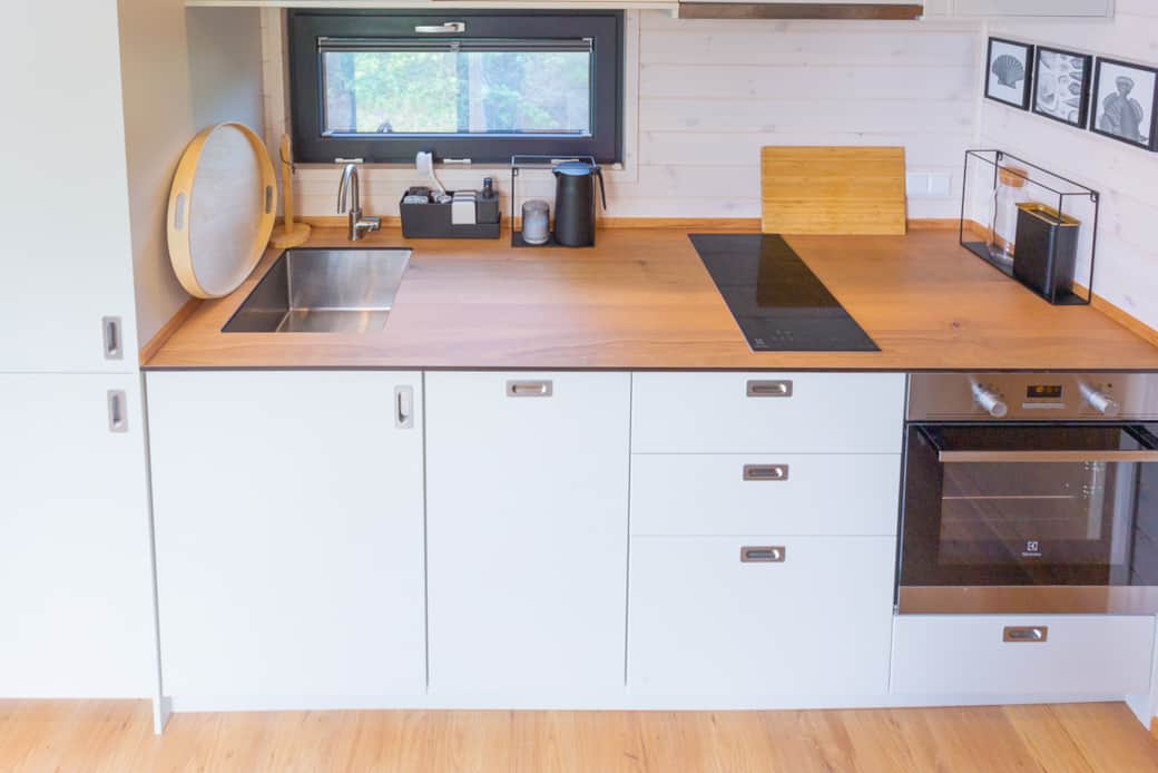 17 Tiny House - Kitchen