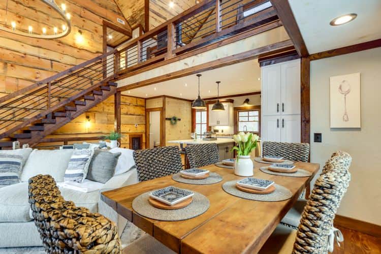 Dining Area | Kitchen