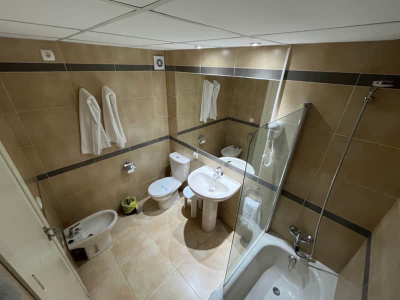 Calpe Esmeralda Suites 16a Bathroom1