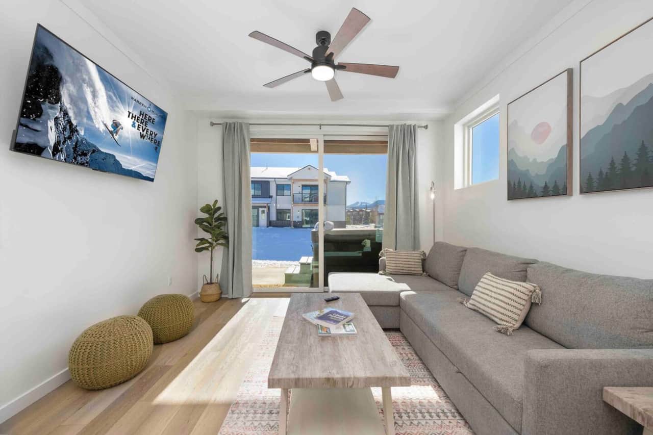 Relax in the sun drenched living room on the new Pottery barn couch while unwinding with a movie. Youtube TV is provided, sign into your own apps such as Netflix, Hulu, etc. Please note the TV wall has been painted to add a nice splash of color!