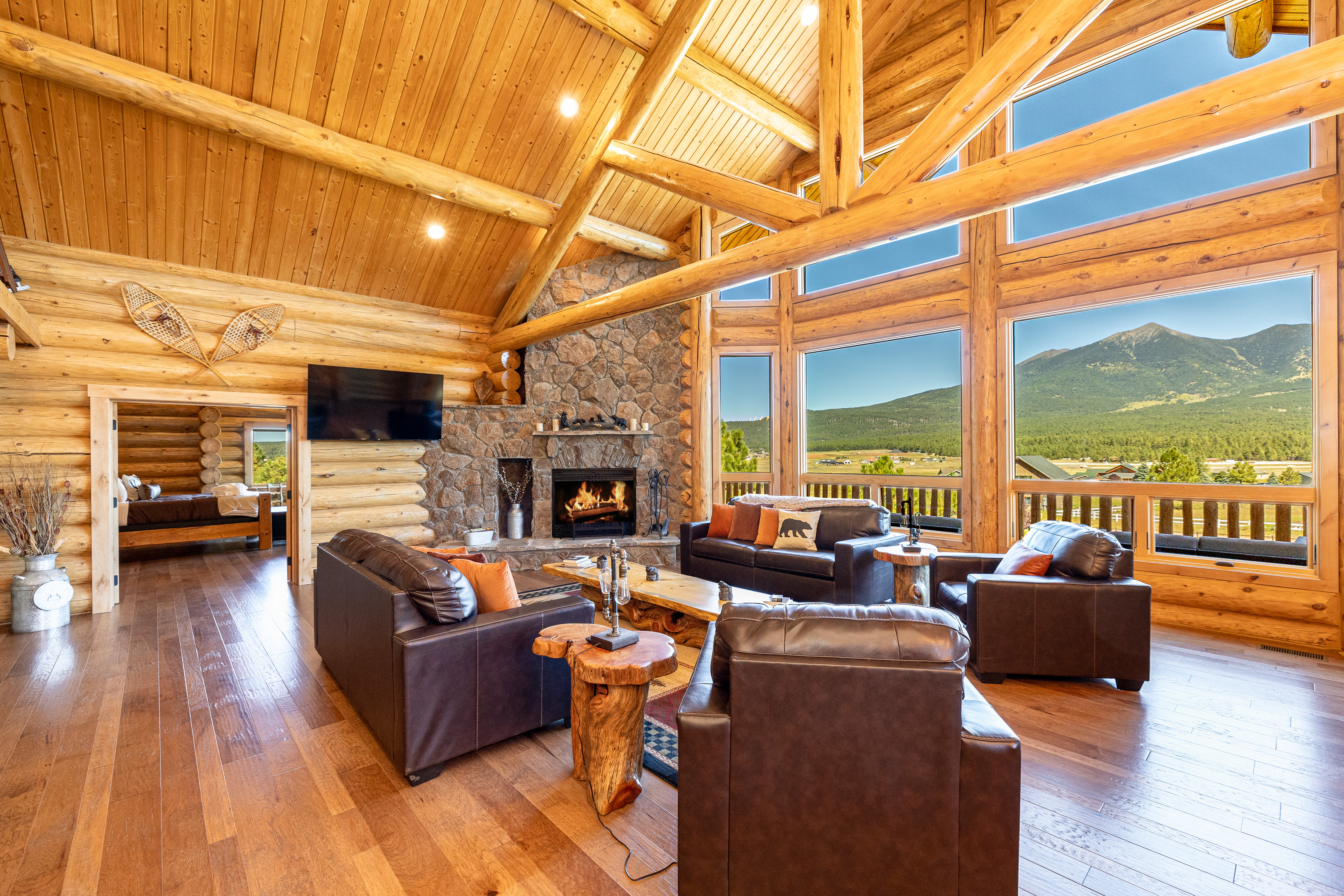 Humphreys Peak View Luxury Log Cabin