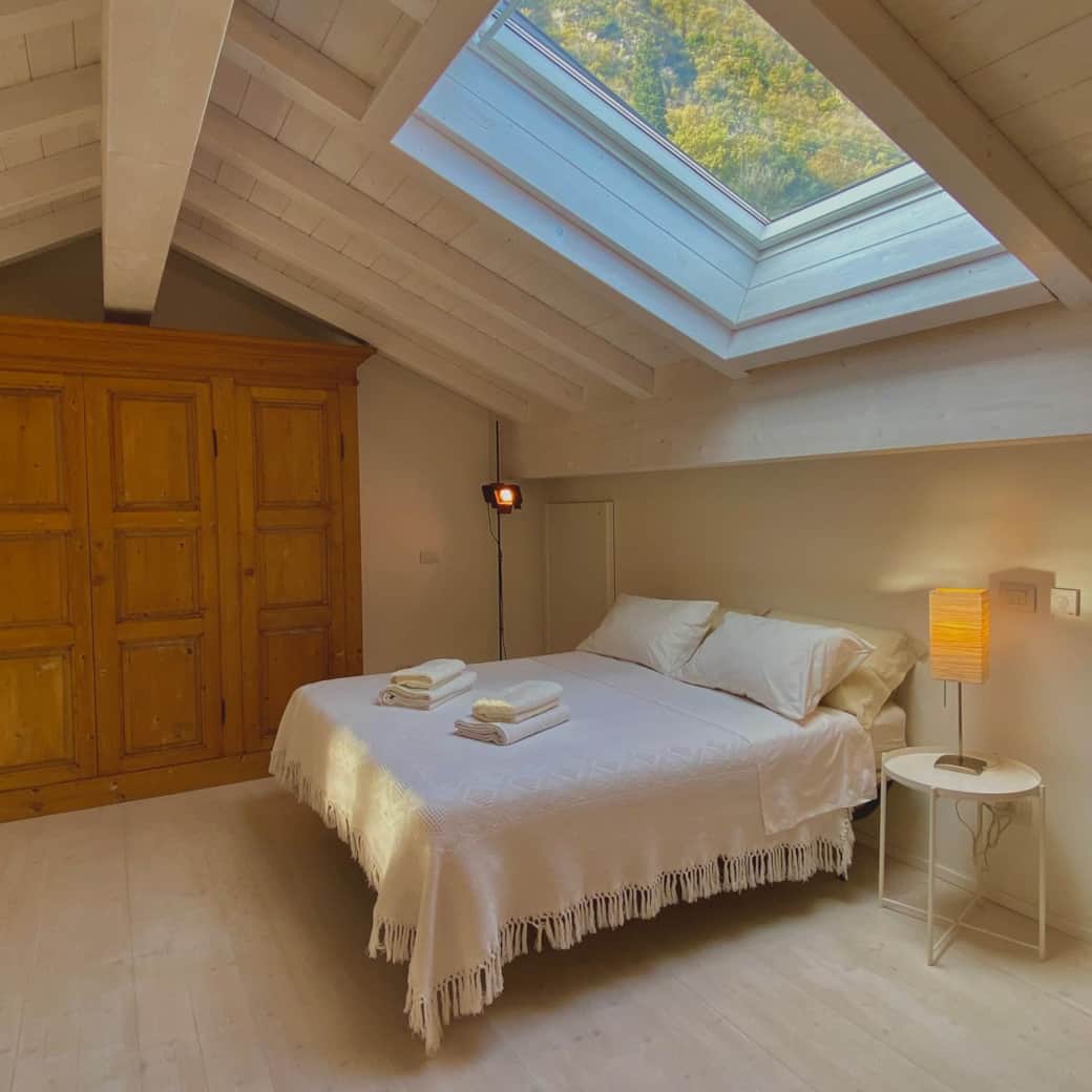 Bedroom 1 with kingsize bed