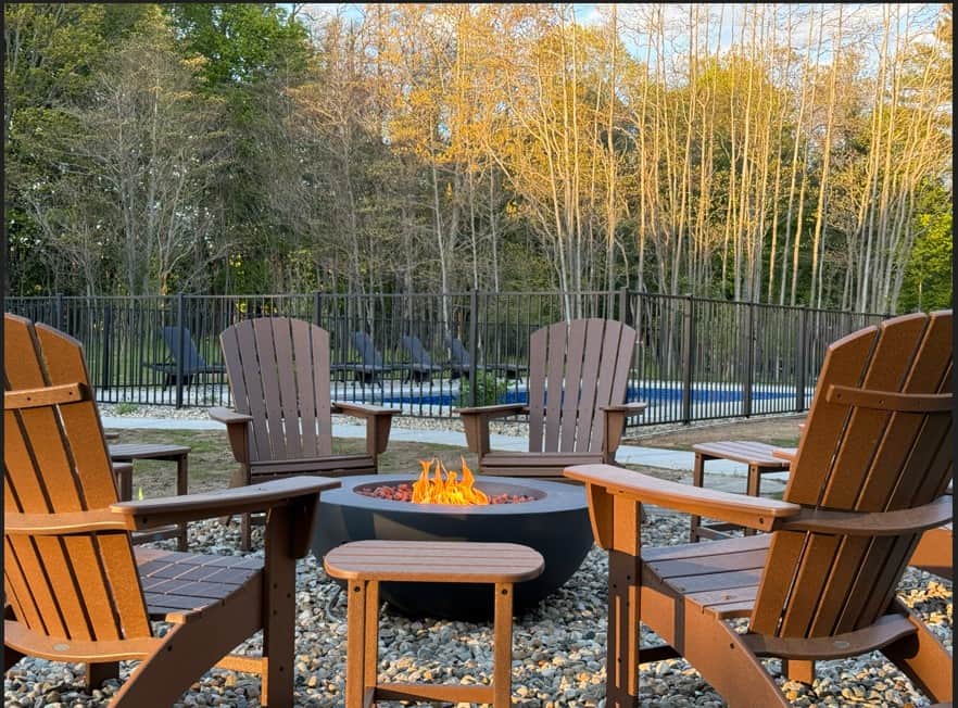 Enjoy the natural gas firepit with dedicated line and seating for six