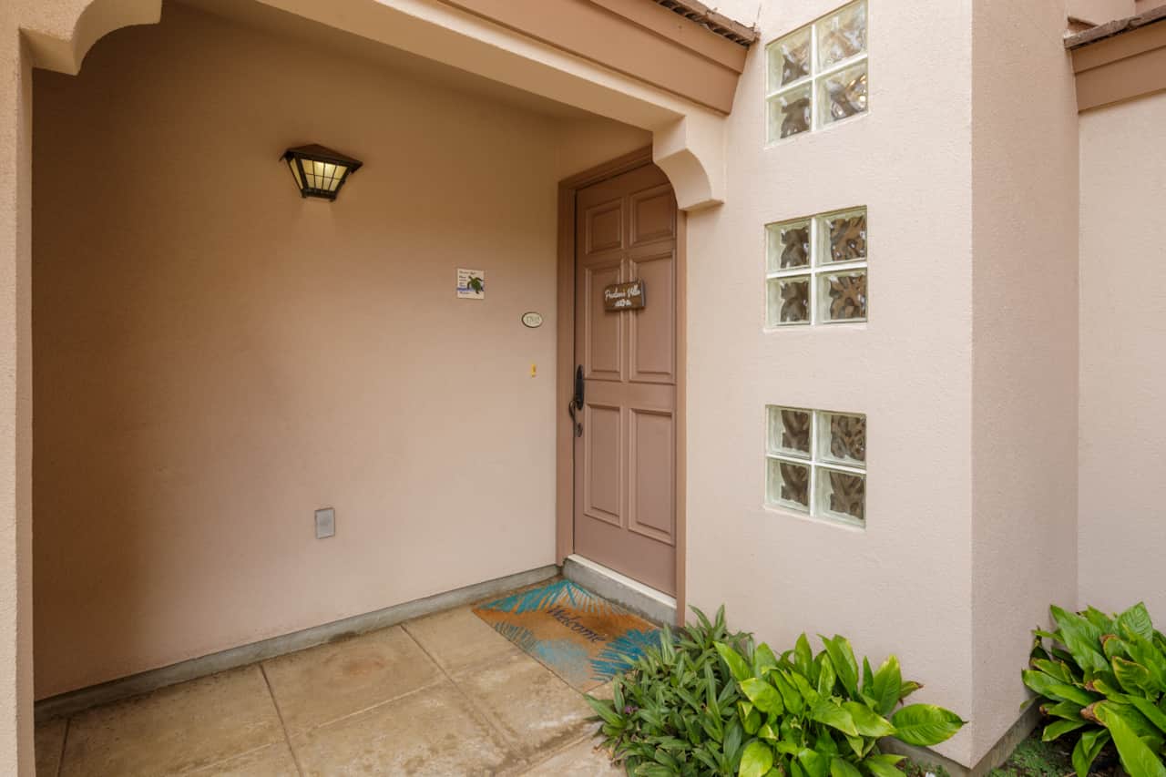 Foyer entrance with decorative tile accents
