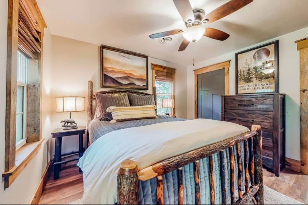 Bedroom. Queen bed Bedroom. Queen bed