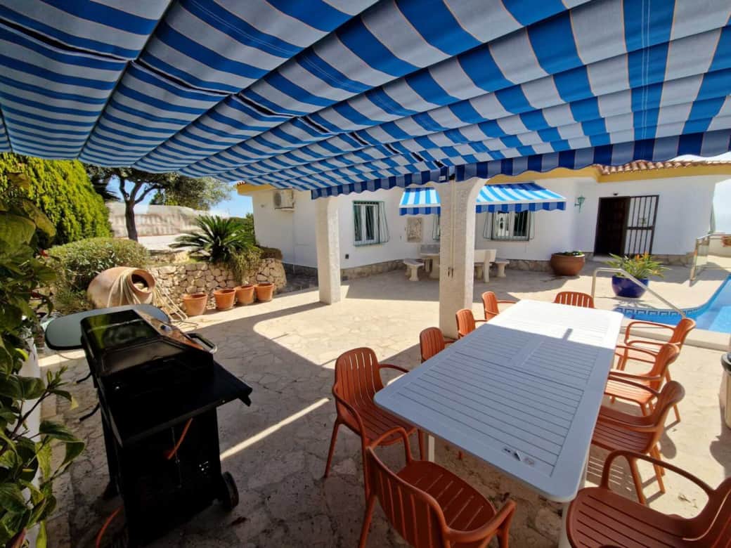 Fully equipped BBQ area for al-fresco meals at Villa Aguamarina Fully equipped BBQ area for al-fresco meals at Villa Aguamarina