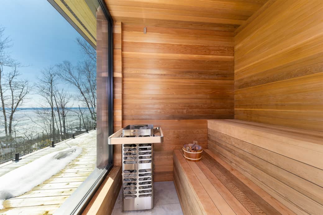 Sauna intérieur avec vue Fleuve/ interior sauna with river view