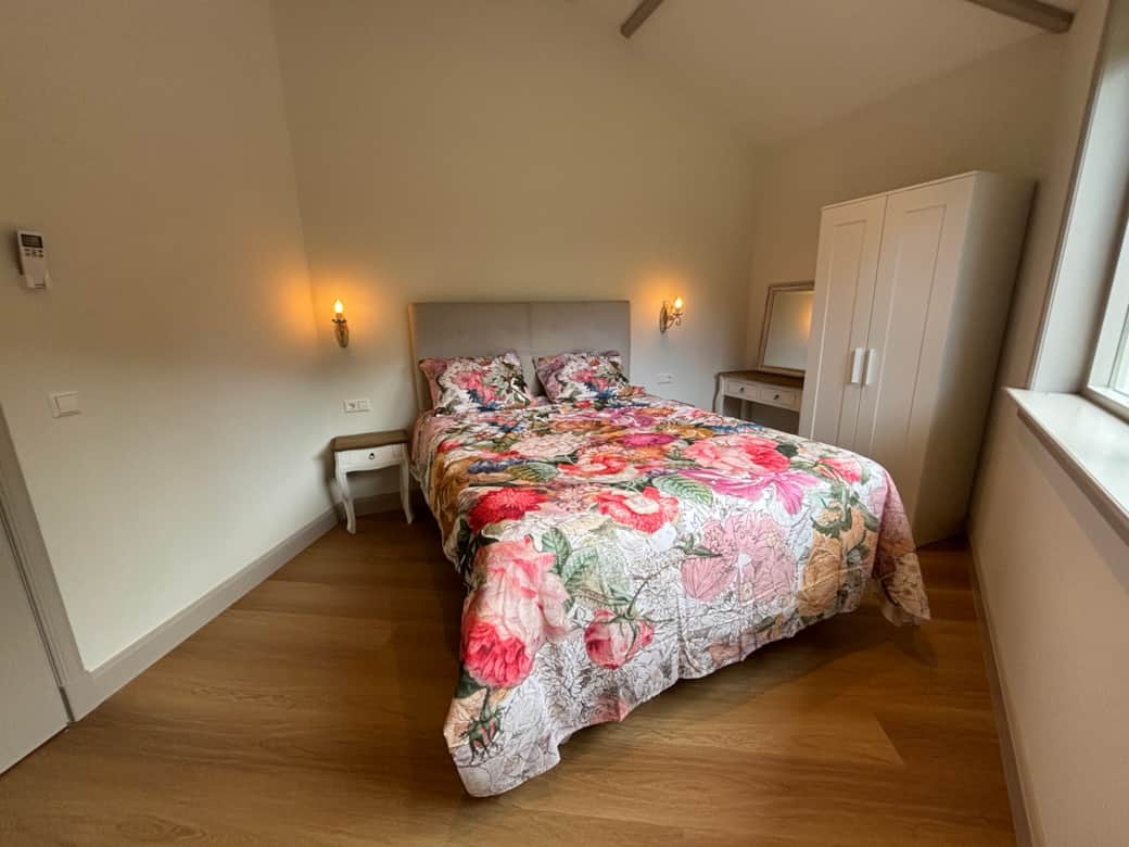 Tulip masterbedroom 3