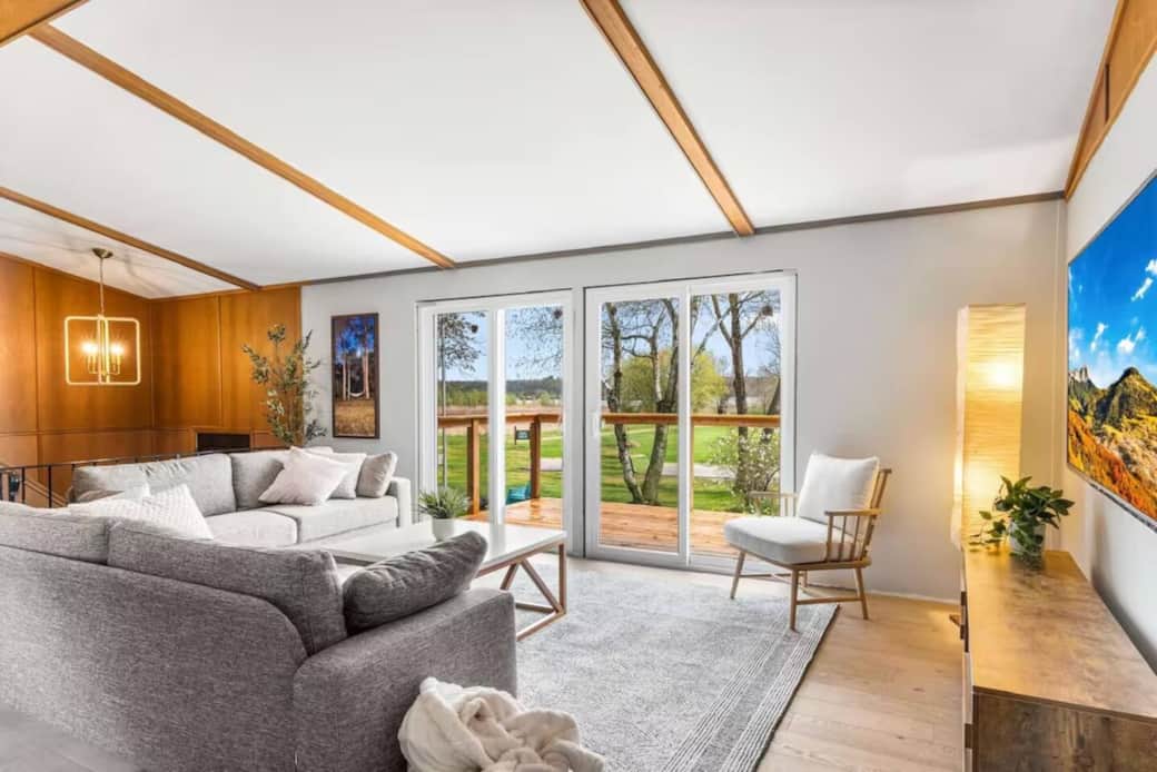 Main level patio doors and front deck. Enjoy your morning coffee while basking in the sun. Main level patio doors and front deck. Enjoy your morning coffee while basking in the sun.