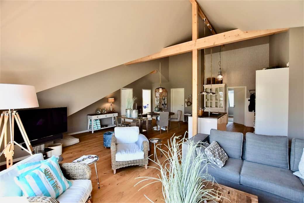 Wohnbereich 60 QM mit bis zu 5m hohen Decken Seesucht Hohwacht